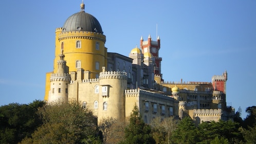 Excursion d'une journée à Sintra et Cascais avec entrée au palais de Pena