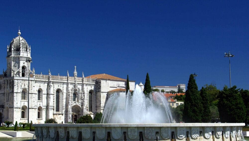 Full-day Historic Lisbon Tour with Main Attractions
