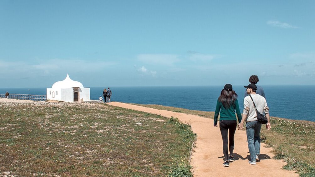 Private Day Trip to Arrábida Natural Park & Sesimbra