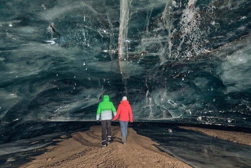 Glacier 3000 Ice Cave