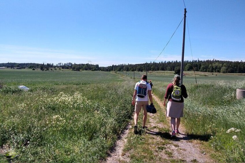 Public The country and Swedish history tour.