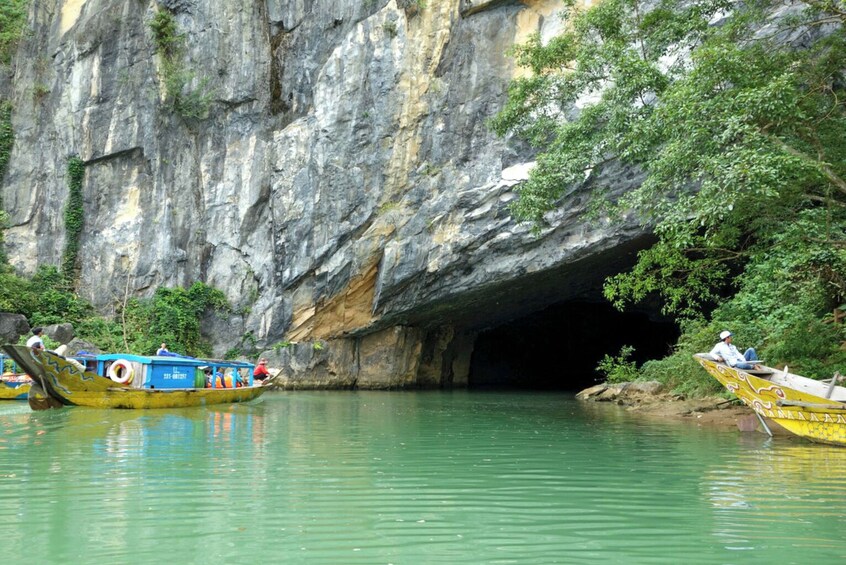 Full-day Discover Phong Nha Cave From Hue City