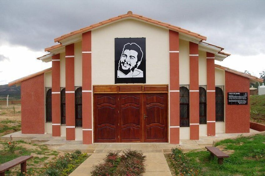 Tomb of Che Guevara,
Here he was buried for 30 years. Until in 1997 his remains were exsumated and repatriated to Cuba.