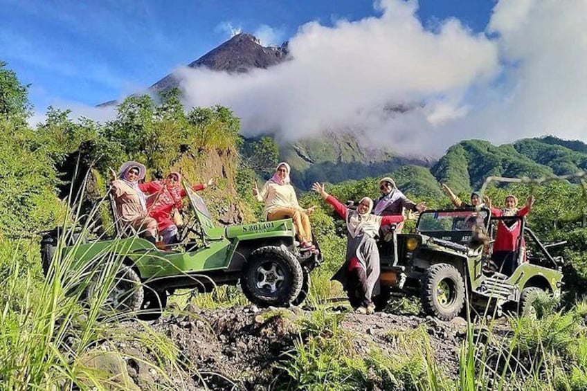 Private Merapi Lava Jeep Tour with German Speaking Guide