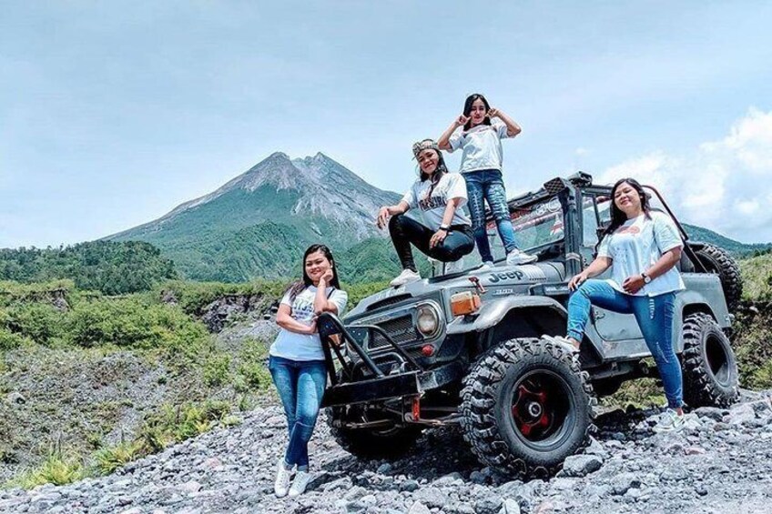 Private Merapi Lava Jeep Tour with German Speaking Guide