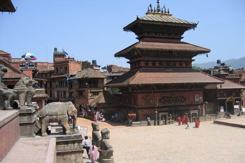Discover Kathmandu and its valley on a private tour with a French-speaking guide