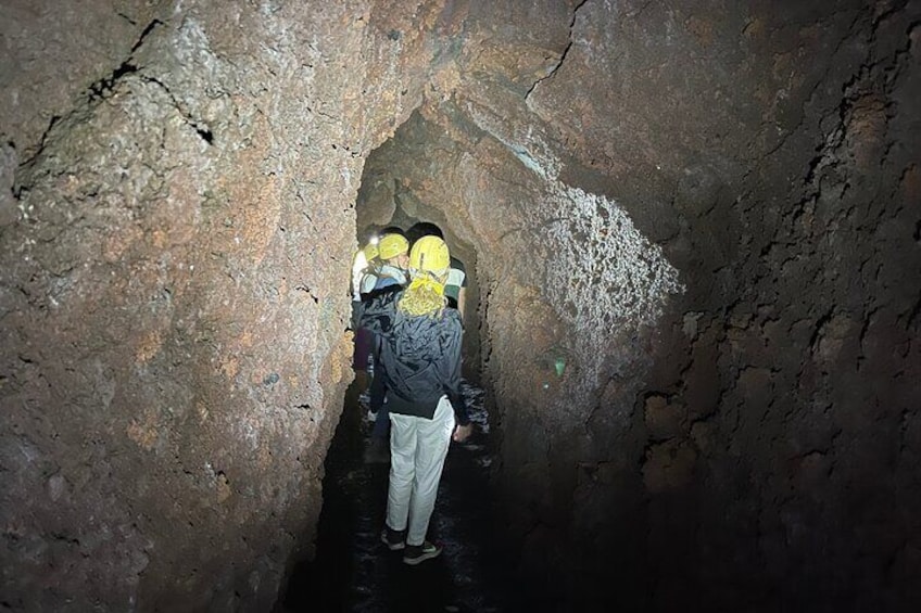 Discovering the volcanic caves of the north side