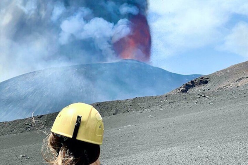 Activity of lava fountains from the South East Crater, admired together with our guests during the excursion