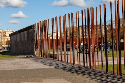 Berlin Wall - Destinies, Heroes & Love Stories