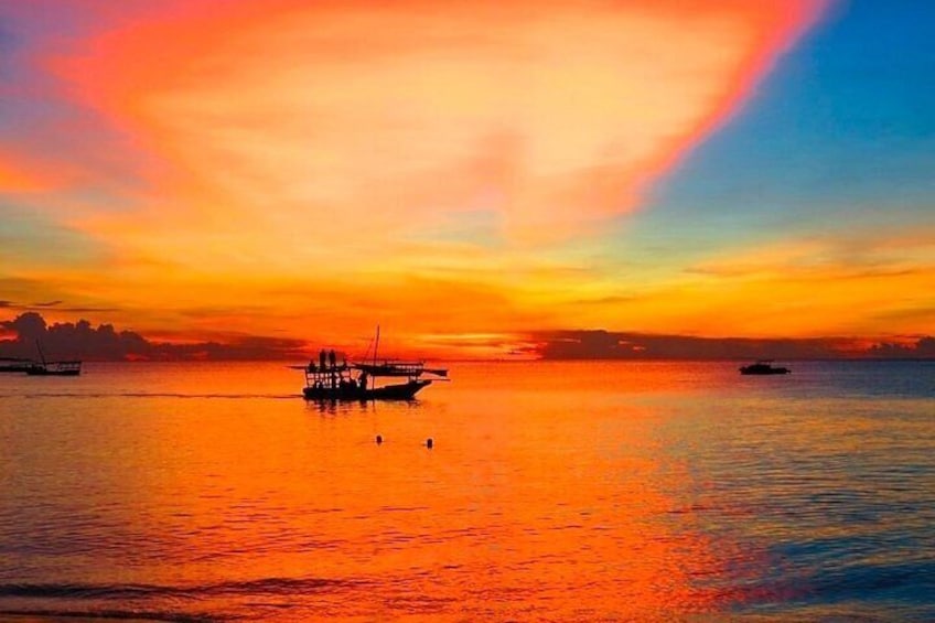 Private Sunset Dhow Cruise in Zanzibar - Snacks Included