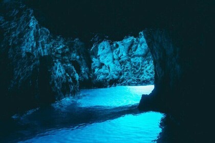 Blue Cave Full-Day Boat Tour with Hvar and 5 Islands