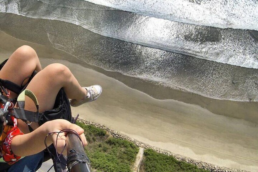 Full-Day Montañita Tour with Paragliding from Guayaquil