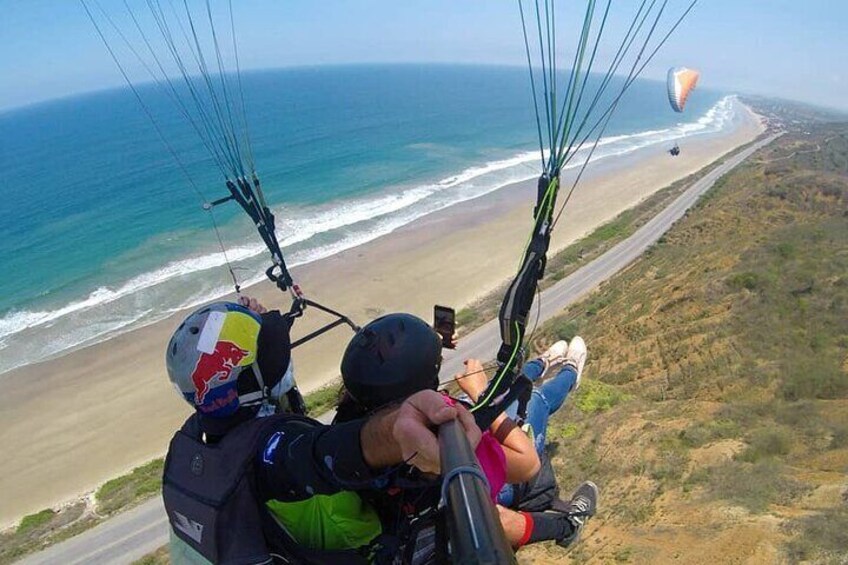 Full-Day Montanita Tour with Paragliding from Guayaquil