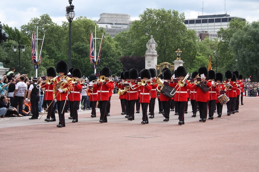 London in One Day: Must See Sites and Changing of the Guards