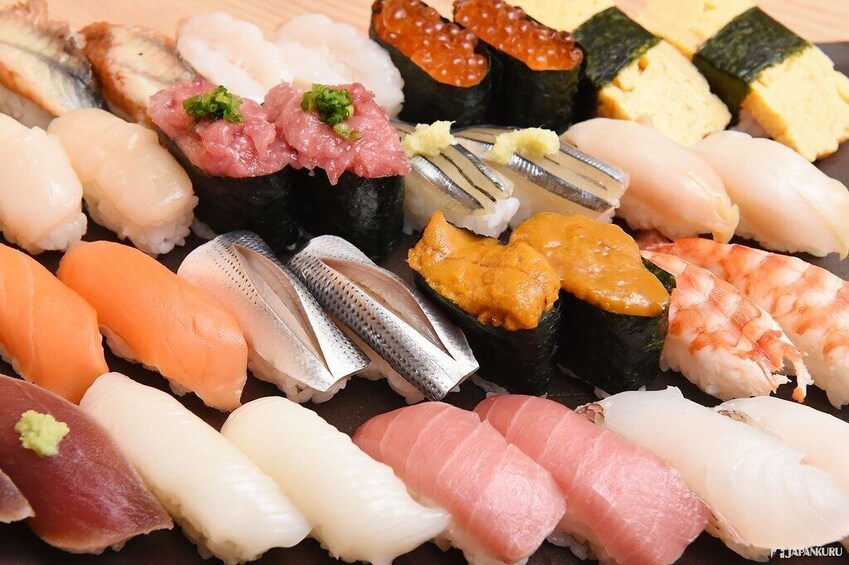 Sushi-Making Class with a Professional Chef in Roppongi