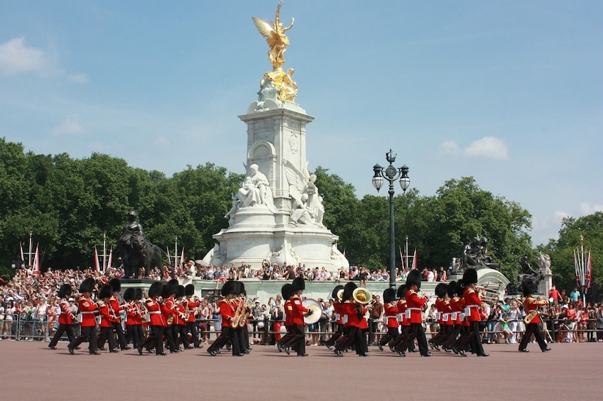 Walking Tour of Westminster City with Changing of the Guards