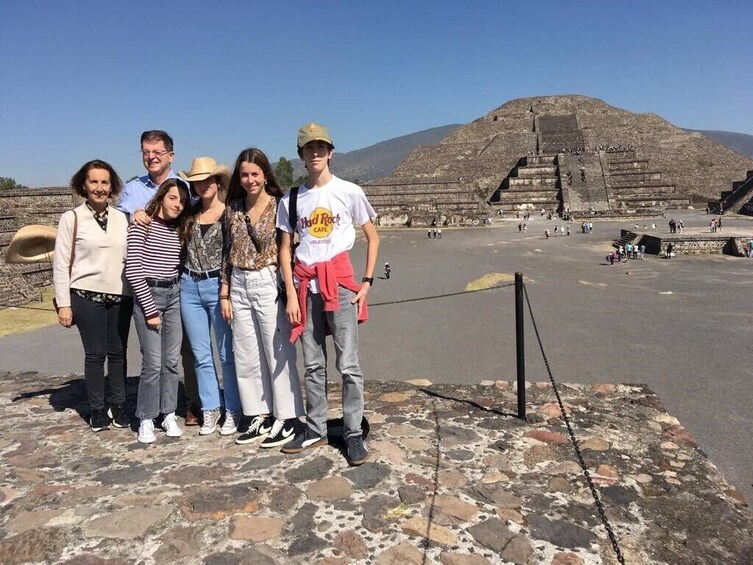 2x1:Teotihuacan, Guadalupe Shrine, Xochimilco & Frida Kahlo 