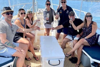 Private 'Day Out on the Water' Broadwater Cruise with Lunch!