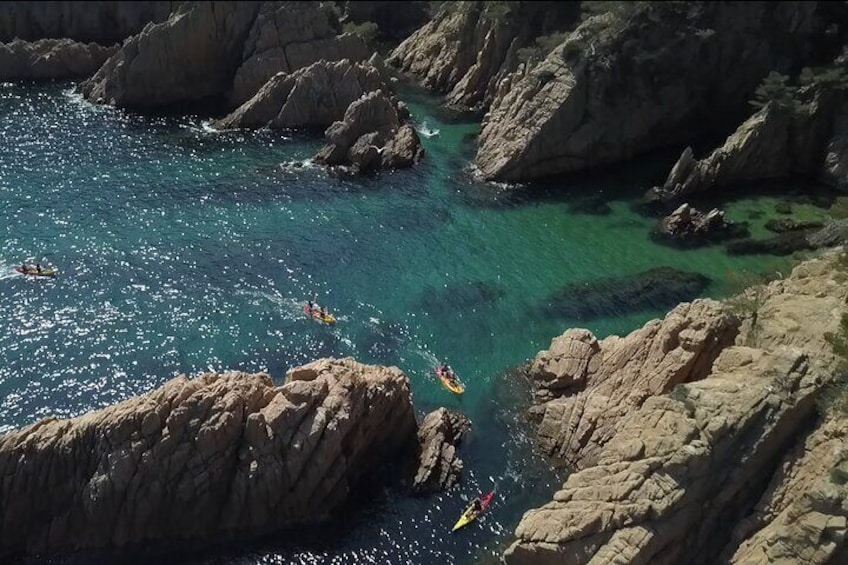 Full-Day Kayak and Snorkel Experience in Barcelona with Lunch