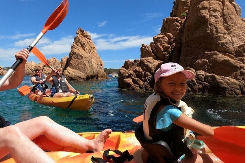 Barcelona to Costa Brava: Kayak, Snorkel, Photos, Lunch & Beach