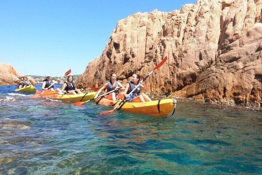 Barcelona to Costa Brava: Kayak, Snorkel, Photos, Lunch & Beach