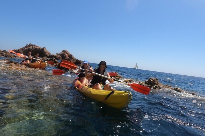 Barcelona to Costa Brava: Kayak, Snorkel, Photos, Lunch & Beach