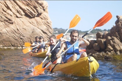 De Barcelone à la Costa Brava : kayak, plongée avec tuba, photos, déjeuner ...