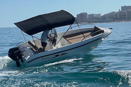 Boat rental without licence in Benalmádena