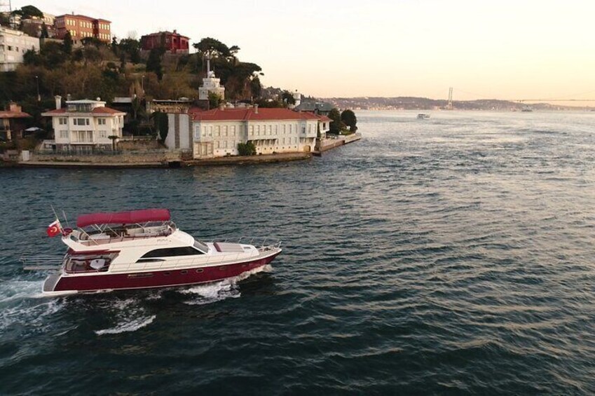 Private Bosphorus Sightseeing Cruise on Luxury Yacht