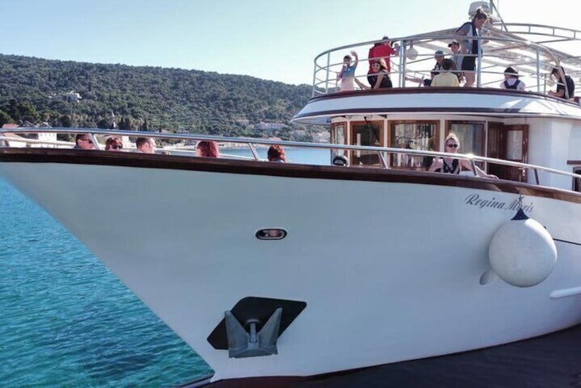 The best Elaphite Islands hopping cruise with lunch by Regina Maris in Dubrovnik