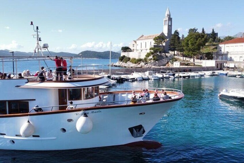 The best Elaphite Islands hopping cruise with lunch by Regina Maris in Dubrovnik