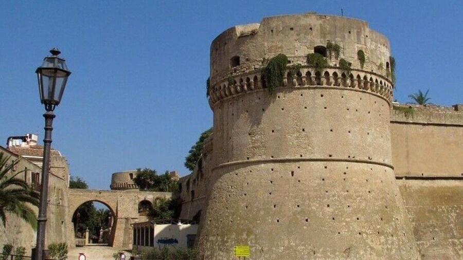 Carlo V Castle, Crotone