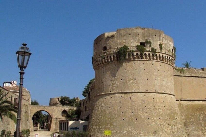 Carlo V Castle, Crotone