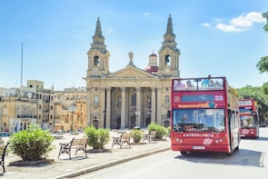 Kustexcursie: hop-on, hop-off-bustour door Malta
