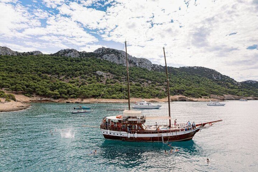 Athens: All Day Cruise to Agistri Moni Aegina with Lunch & Drinks