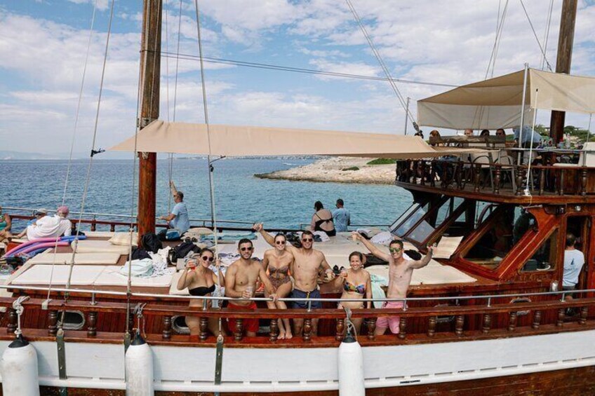Sailing the Saronic Gulf: Agistri, Moni & Aegina All-Day Cruise