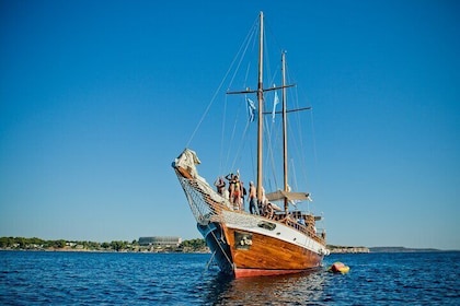 Athens: All Day Cruise to Agistri Moni Aegina with Lunch & Drinks