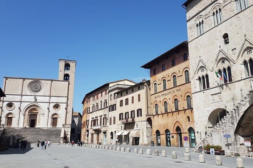 Todi, masterpiece of Middle Ages and Renaissance – Private Tour