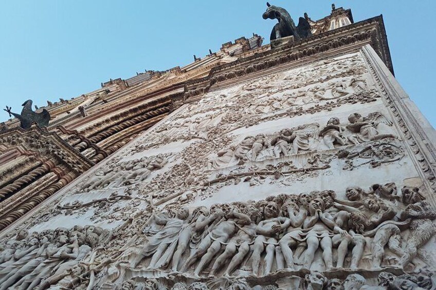 Orvieto, the Cathedral with golden mosaics and the medieval city – Private Tour