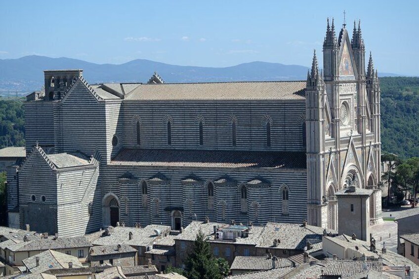 Orvieto, the Cathedral with golden mosaics and the medieval city – Private Tour