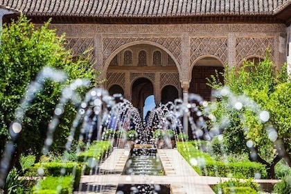 Alhambra met privérondleiding door Nazaries-paleizen