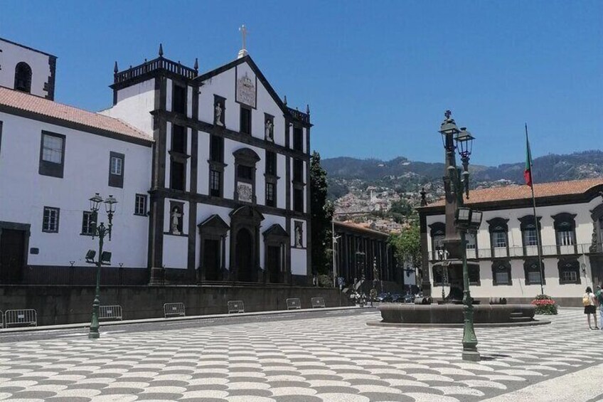 Downtown Funchal: A Self-Guided Audio Tour Through the Old City
