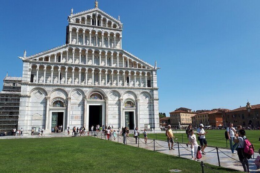 Walking Tour In Pisa