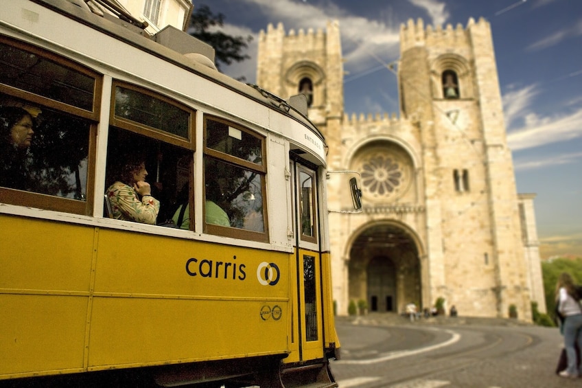 Alfama Free Walking Tour