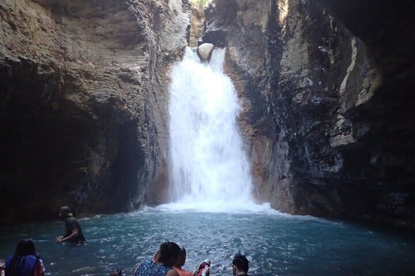 La Leona Waterfall Adventure Tour