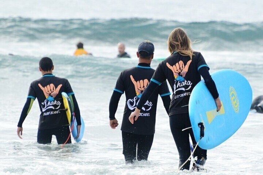 Clone Group Surf Class in Playa de Las Américas with Photos