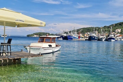 Private boat tour to the islands of Zadar with snorkeling equipment