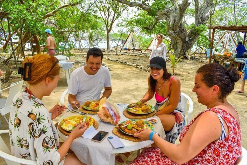 One of the places are several to have lunch. This is known as Vista mares