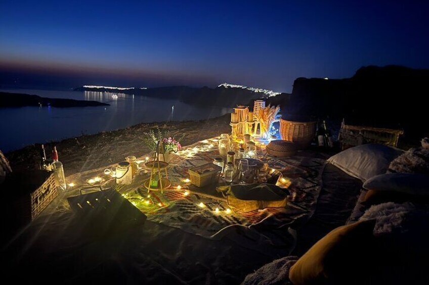 Private Santorini Sunset Picnic Experience