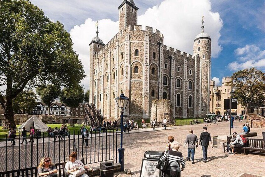 The Tower of London Admission Ticket with SelfGuided Audio Tour
